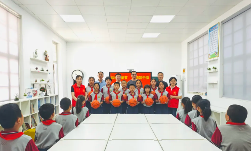 学院组织开展“快乐儿童节 浓浓端午情”活动